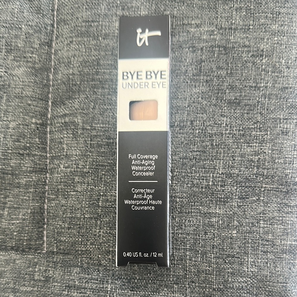 IT Cosmetics Bye Bye Under Eye Concealer in 13.0 Light Natural
